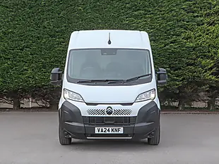 Used 2024 Citroen Relay 35 Enterprise White - Interior and Exterior details 3