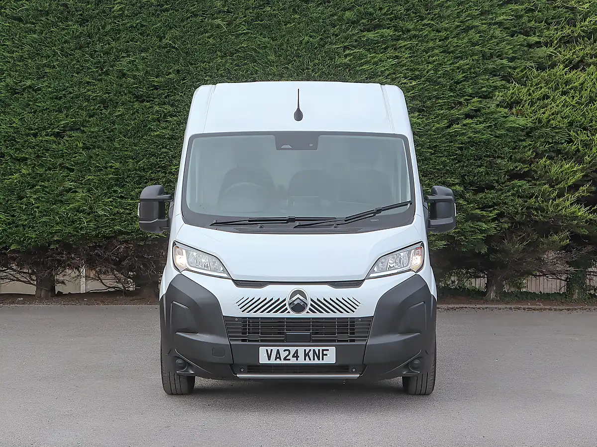 Used 2024 Citroen Relay 35 Enterprise White - Interior and Exterior details 3