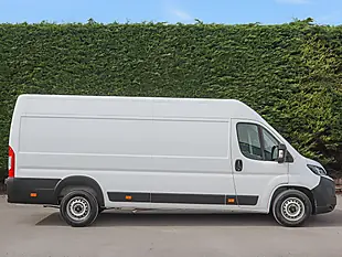 Used 2024 Citroen Relay 35 Enterprise White - Interior and Exterior details 5