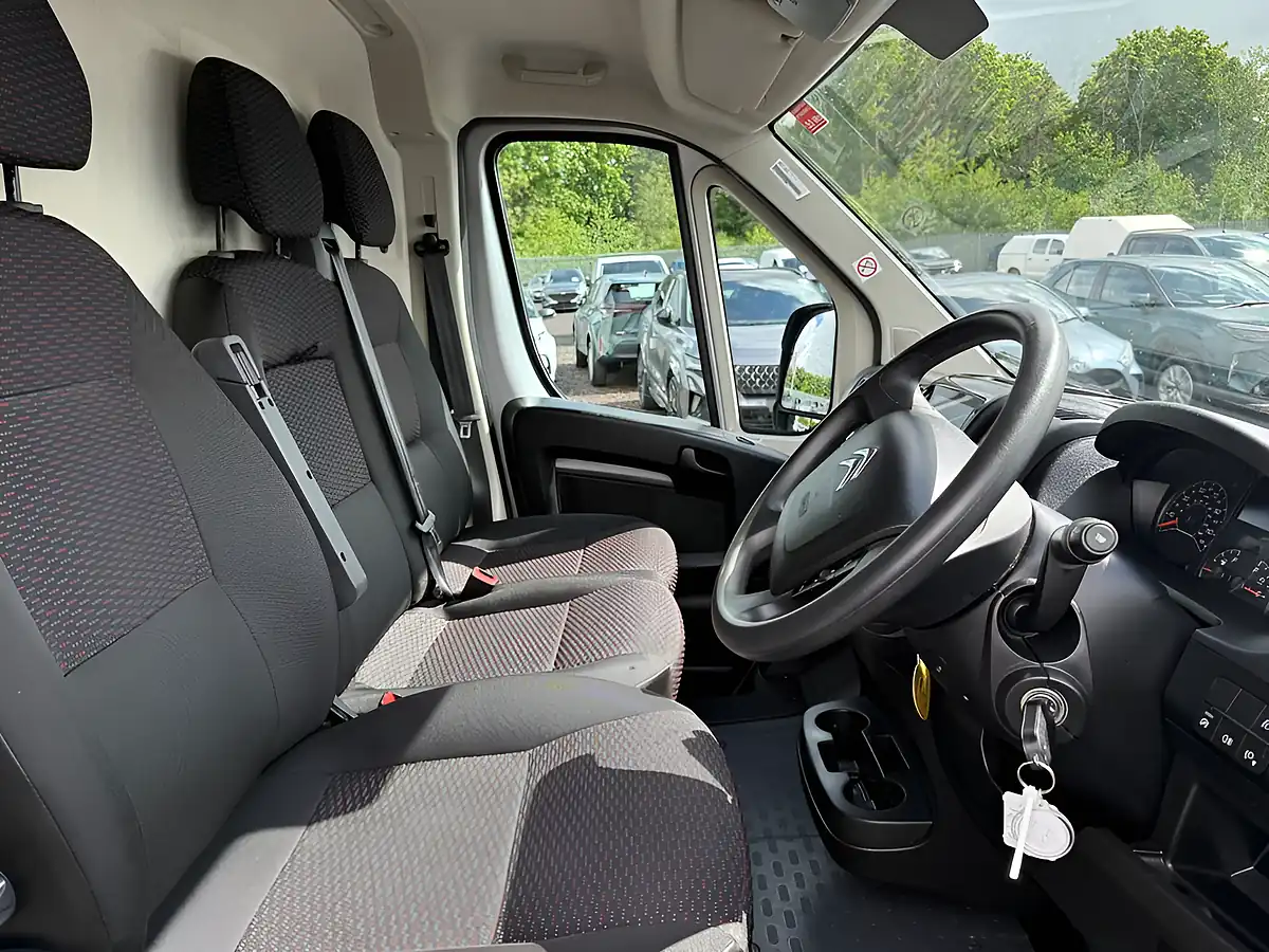 Used 2024 Citroen Relay Enterprise Edition Grey - Interior and Exterior details 9