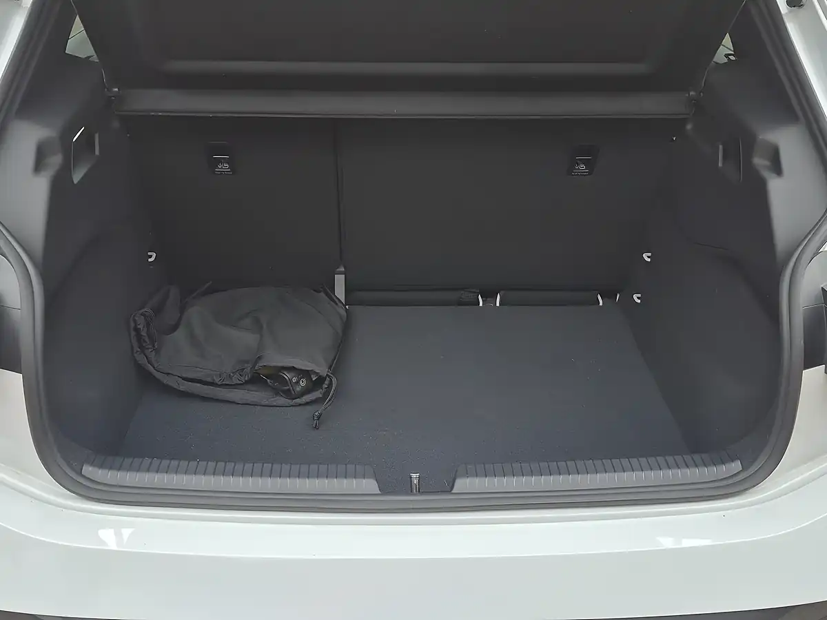 Used 2024 Cupra Born E-Boost V2 Glacial White - Interior and Exterior details 10