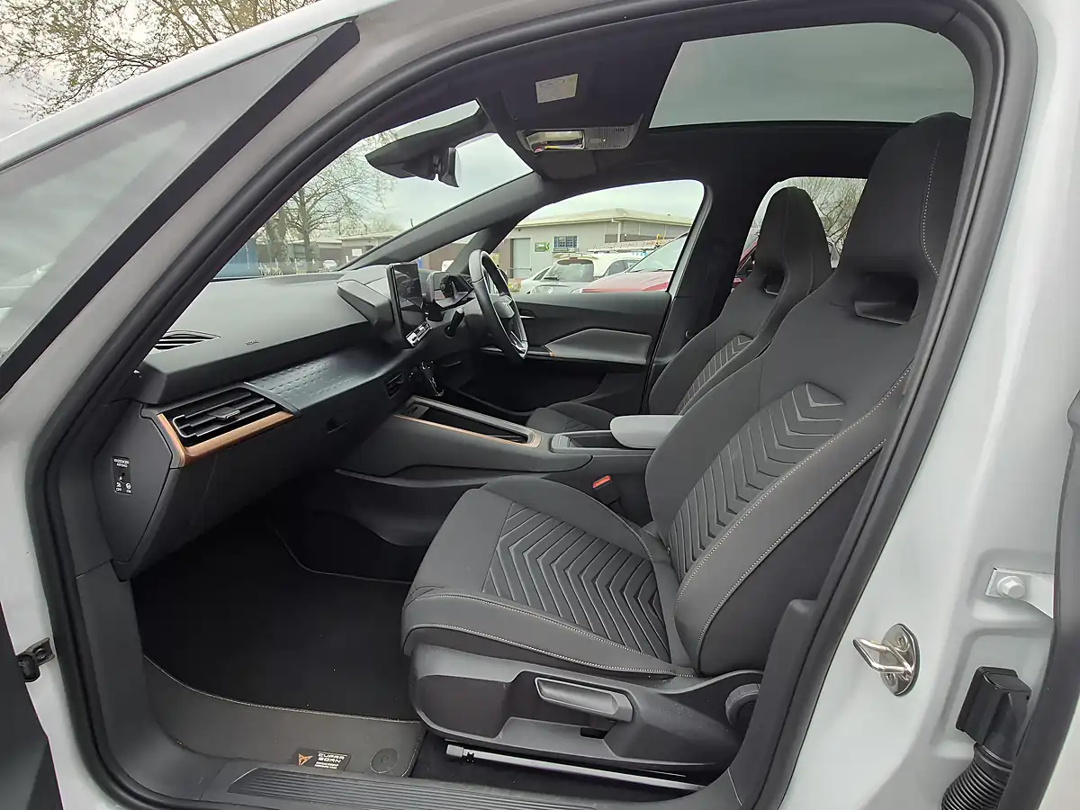 Used 2024 Cupra Born E-Boost V2 Glacial White - Interior and Exterior details 12