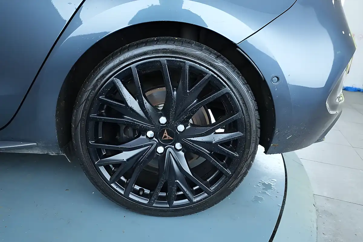 Used 2024 Cupra Leon Vz2 Design Edition Grey - Interior and Exterior details 16