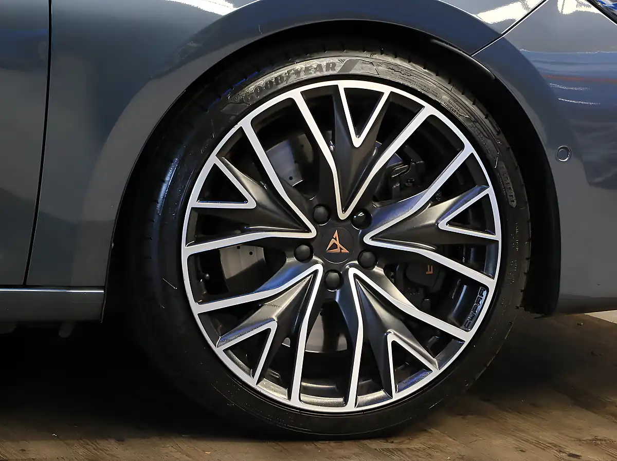 Used 2024 Cupra Leon VZ2 Grey - Interior and Exterior details 19