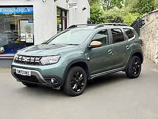 Used 2024 Dacia Duster Extreme Green - Interior and Exterior details 13