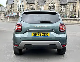 Used 2024 Dacia Duster Extreme Green - Interior and Exterior details 14