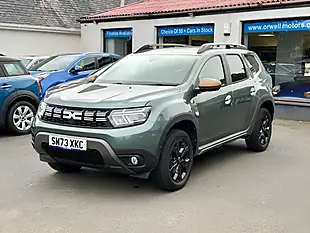 Used 2024 Dacia Duster Extreme Green - Interior and Exterior details 16