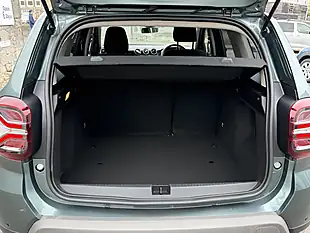 Used 2024 Dacia Duster Extreme Green - Interior and Exterior details 18