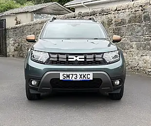 Used 2024 Dacia Duster Extreme Green - Interior and Exterior details 2