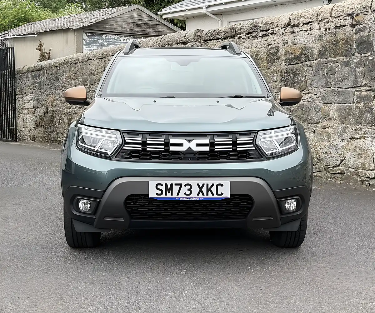 Used 2024 Dacia Duster Extreme Green - Interior and Exterior details 2