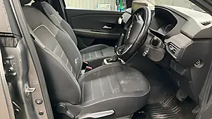 Used 2024 Dacia Jogger Expression Grey - Interior and Exterior details 15
