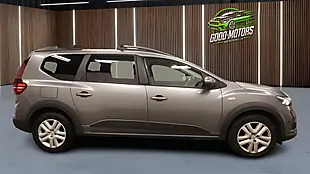 Used 2024 Dacia Jogger Expression Grey - Interior and Exterior details 7