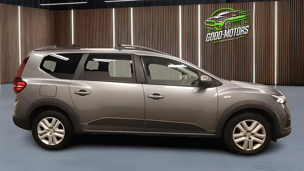 Used 2024 Dacia Jogger Expression Grey - Interior and Exterior details 7