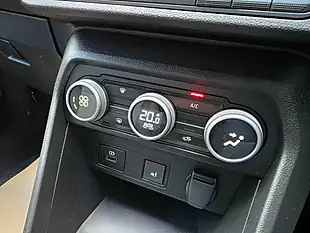 Used 2024 Dacia Jogger Extreme Brown - Interior and Exterior details 12