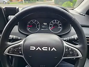 Used 2024 Dacia Jogger Extreme Brown - Interior and Exterior details 18