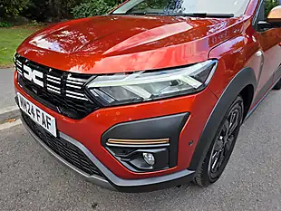 Used 2024 Dacia Jogger Extreme Brown - Interior and Exterior details 4