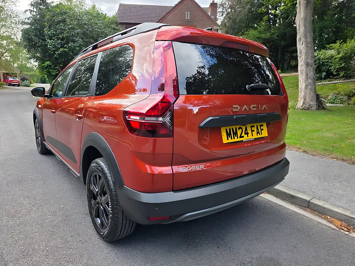 Used 2024 Dacia Jogger Extreme Brown - Interior and Exterior details 5