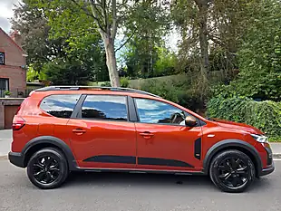 Used 2024 Dacia Jogger Extreme Brown - Interior and Exterior details 8