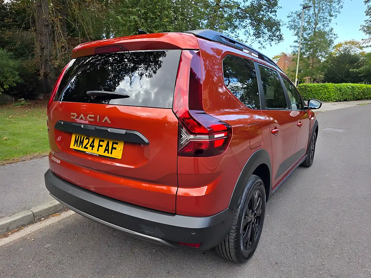 Used 2024 Dacia Jogger Extreme Brown - Interior and Exterior details 9