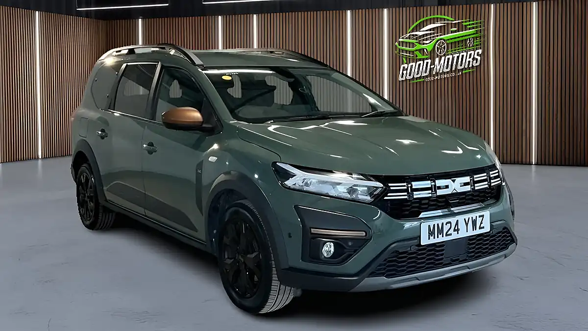 Used 2024 Dacia Jogger Extreme Green - Interior and Exterior details 3