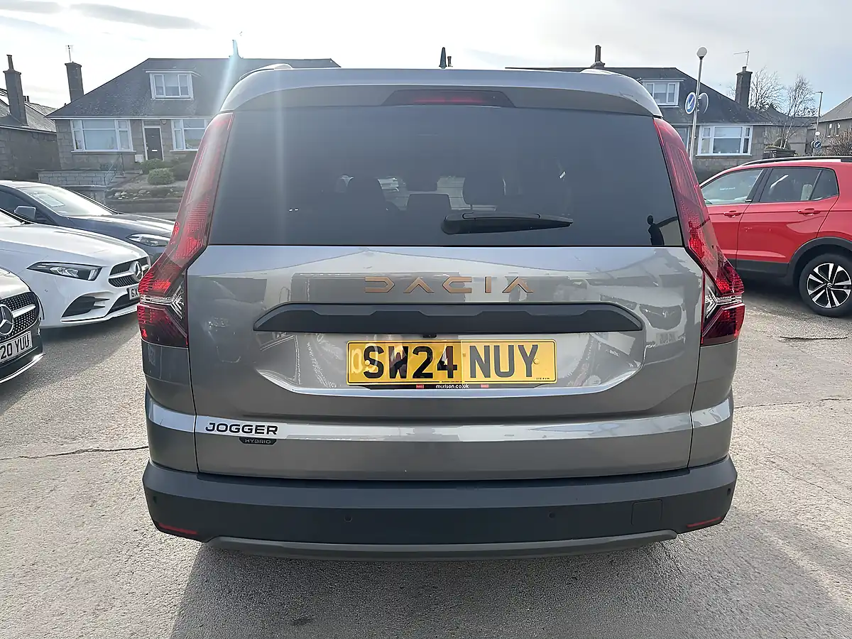 Used 2024 Dacia Jogger Extreme Shadow Grey - Interior and Exterior details 12