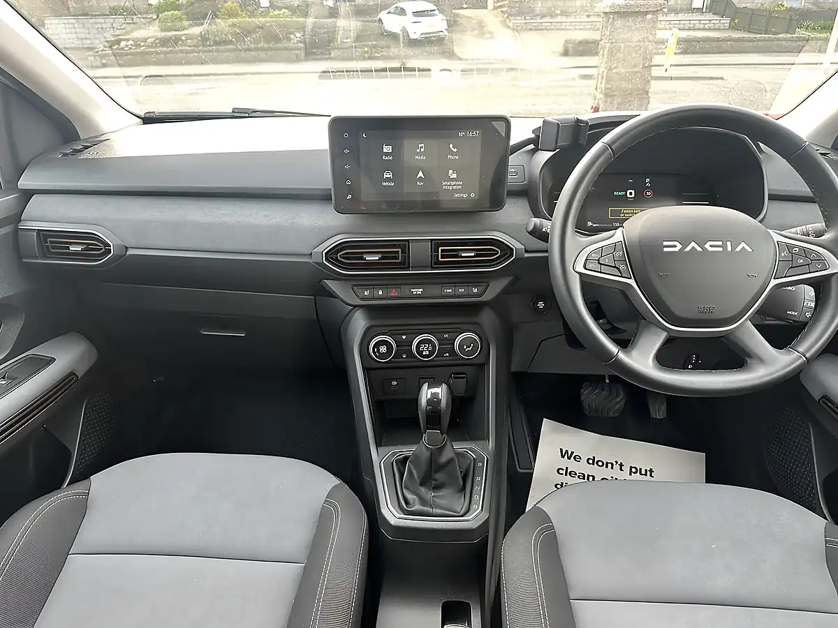 Used 2024 Dacia Jogger Extreme Shadow Grey - Interior and Exterior details 16