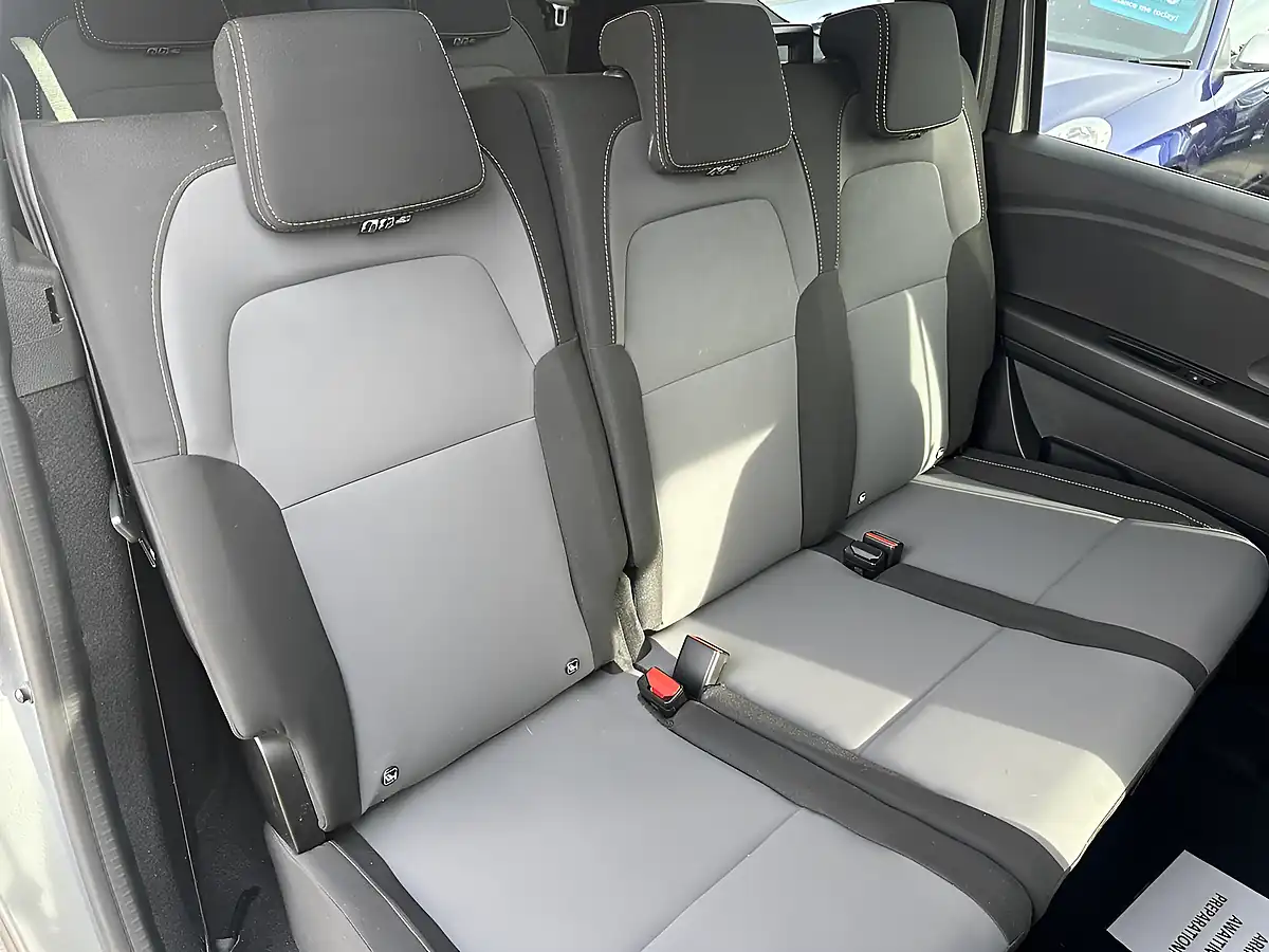 Used 2024 Dacia Jogger Extreme Shadow Grey - Interior and Exterior details 17