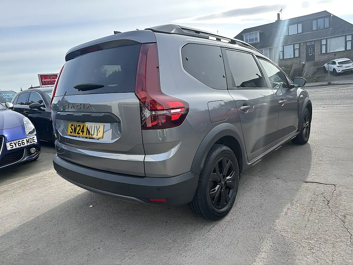 Used 2024 Dacia Jogger Extreme Shadow Grey - Interior and Exterior details 18