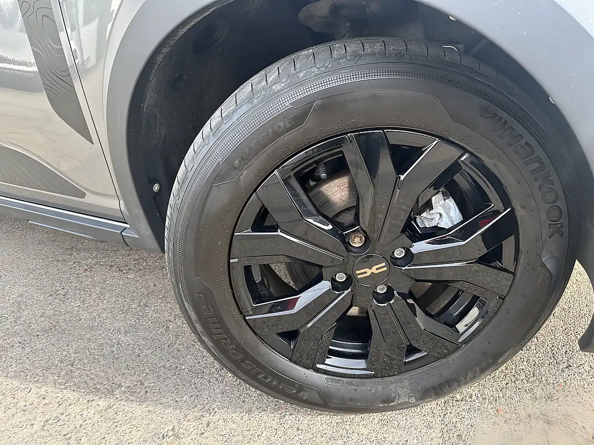 Used 2024 Dacia Jogger Extreme Shadow Grey - Interior and Exterior details 2