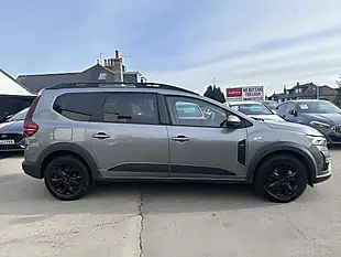 Used 2024 Dacia Jogger Extreme Shadow Grey - Interior and Exterior details 3