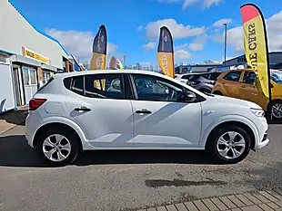 Used 2024 Dacia Sandero Essential Glacier White - Interior and Exterior details 5