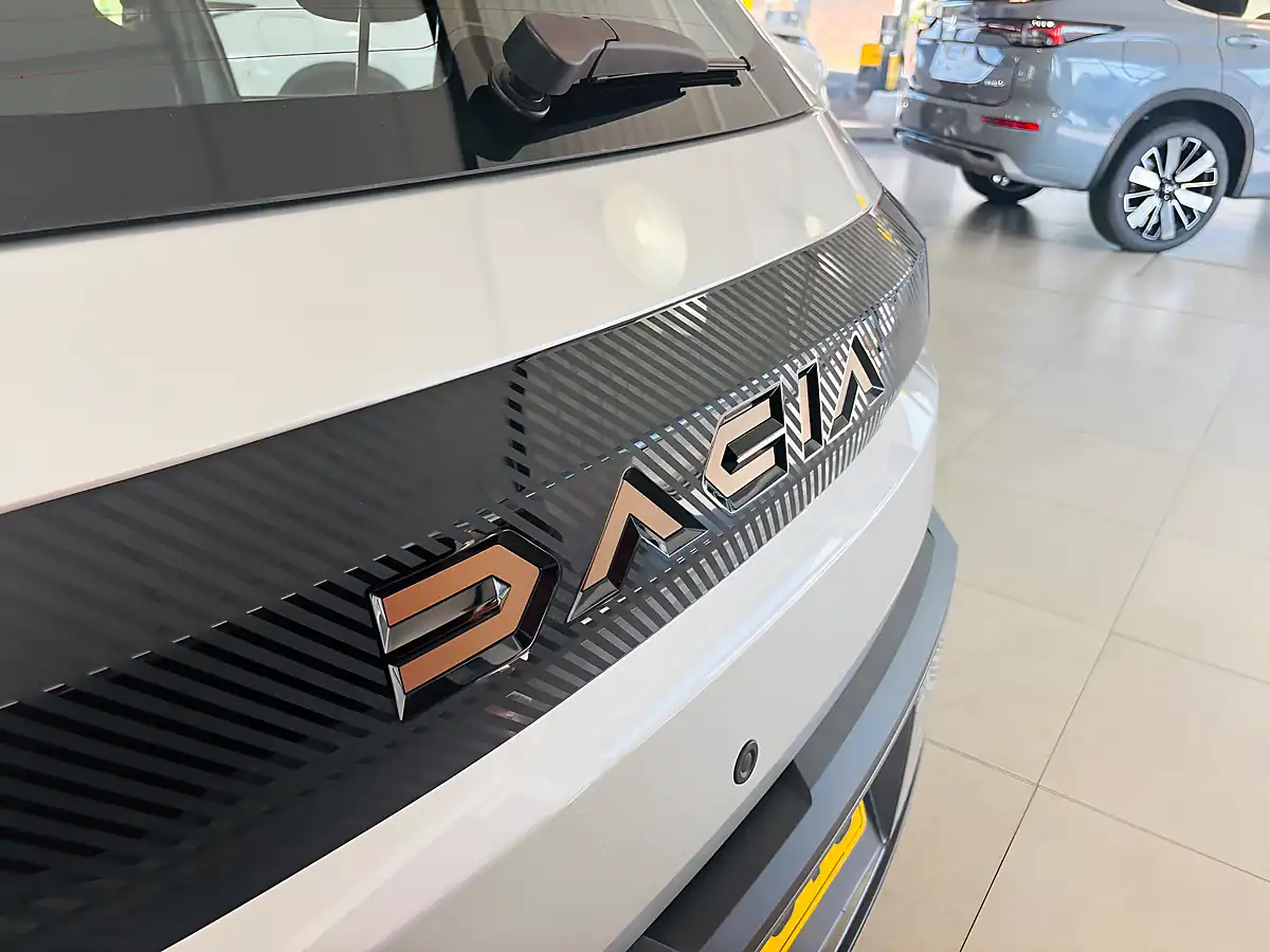 Used 2024 Dacia Spring Extreme Grey - Interior and Exterior details 16