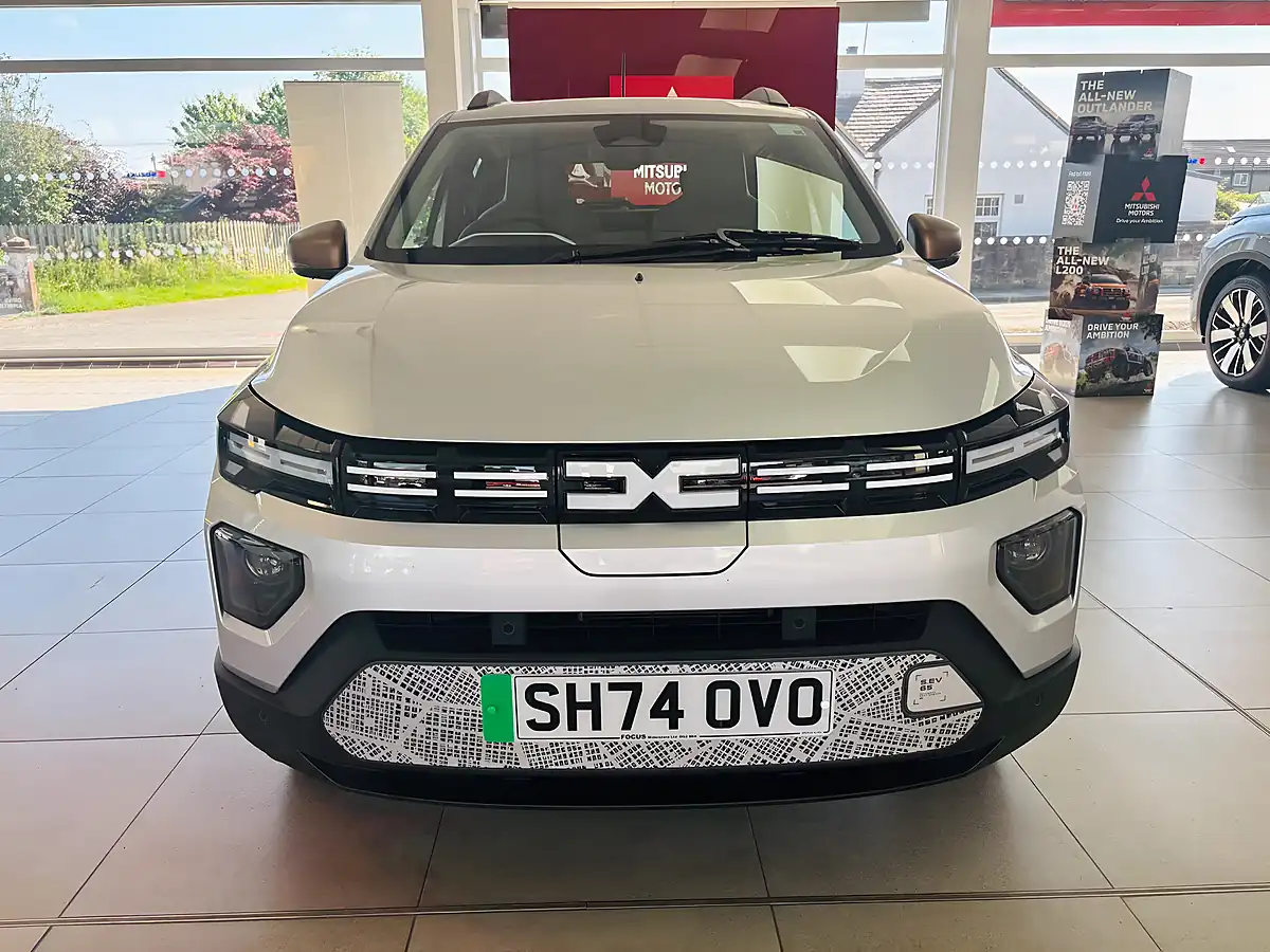 Used 2024 Dacia Spring Extreme Grey - Interior and Exterior details 2