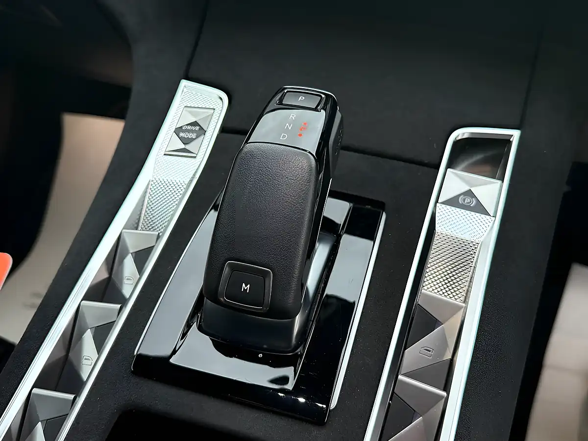 Used 2024 DS Automobiles DS 7 Performance Line + Buff - Interior and Exterior details 19