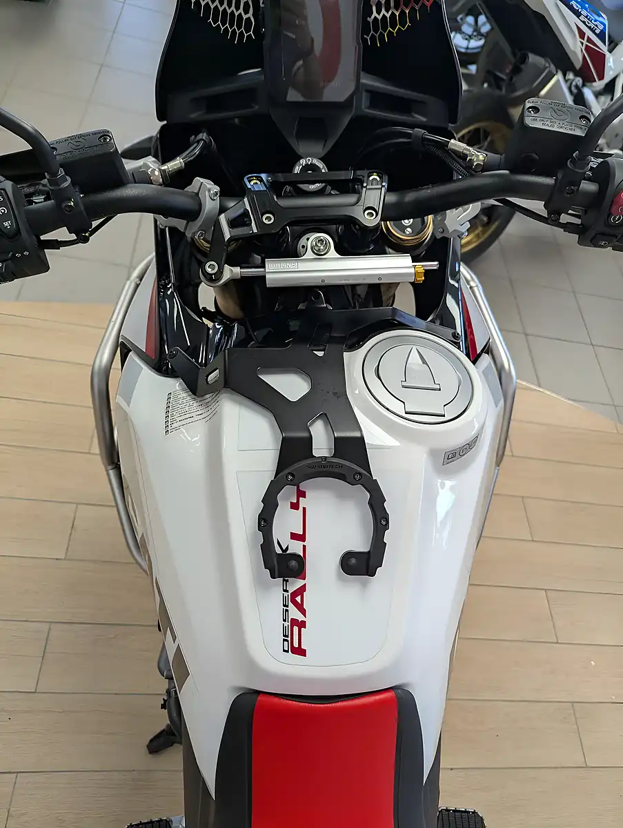 Used 2024 Ducati Desertx 937 Rally Multicolour - Interior and Exterior details 11