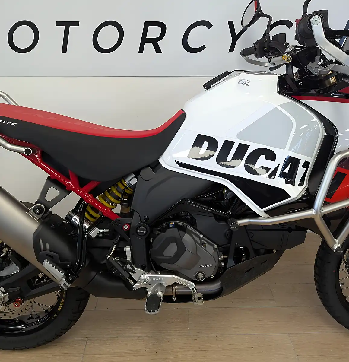Used 2024 Ducati Desertx 937 Rally Multicolour - Interior and Exterior details 14