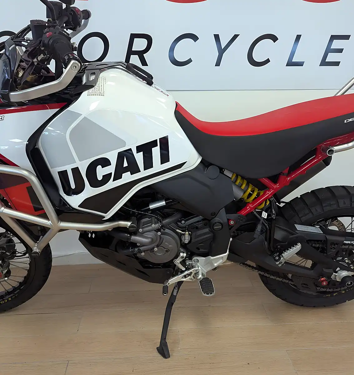 Used 2024 Ducati Desertx 937 Rally Multicolour - Interior and Exterior details 15