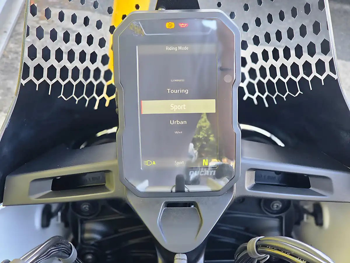 Used 2024 Ducati Desertx High Spec White - Interior and Exterior details 14