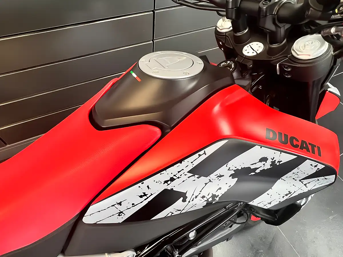 Used 2024 Ducati Hypermotard 950 Multi-Coloured - Interior and Exterior details 12