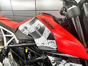 Used 2024 Ducati Hypermotard 950 Multi-Coloured - Interior and Exterior details 14
