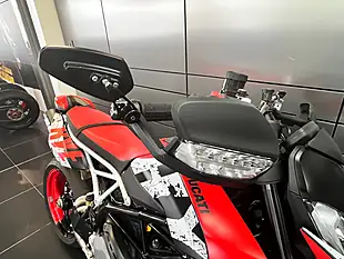 Used 2024 Ducati Hypermotard 950 Multi-Coloured - Interior and Exterior details 15