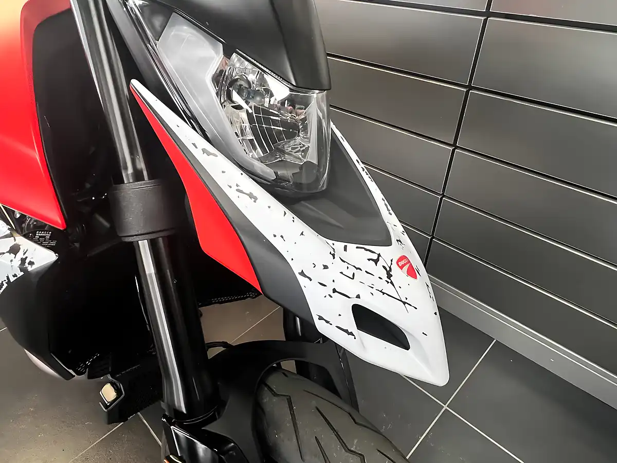 Used 2024 Ducati Hypermotard 950 Multi-Coloured - Interior and Exterior details 16