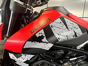 Used 2024 Ducati Hypermotard 950 Multi-Coloured - Interior and Exterior details 19