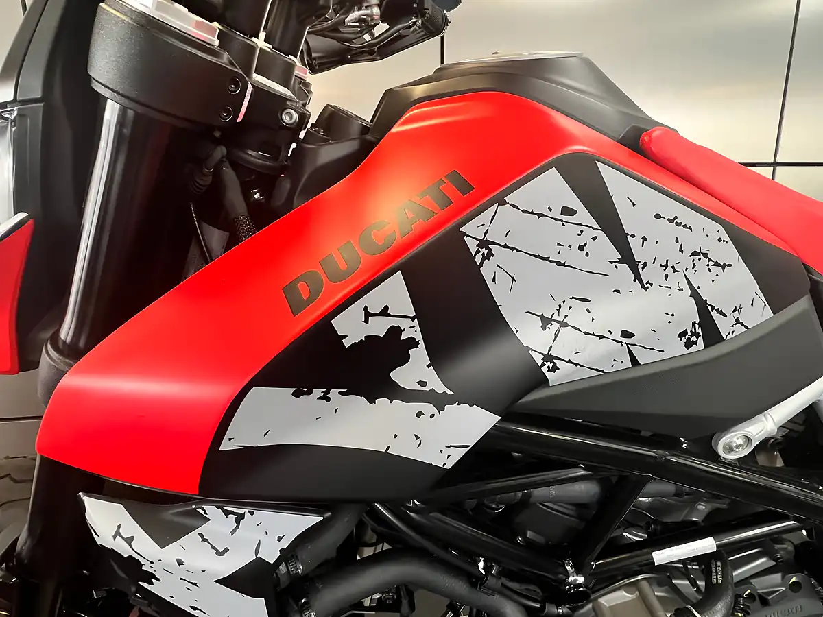 Used 2024 Ducati Hypermotard 950 Multi-Coloured - Interior and Exterior details 19