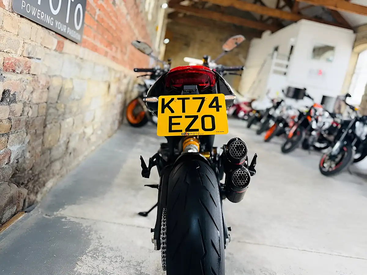 Used 2024 Ducati Monster 937 Sp Black - Interior and Exterior details 18