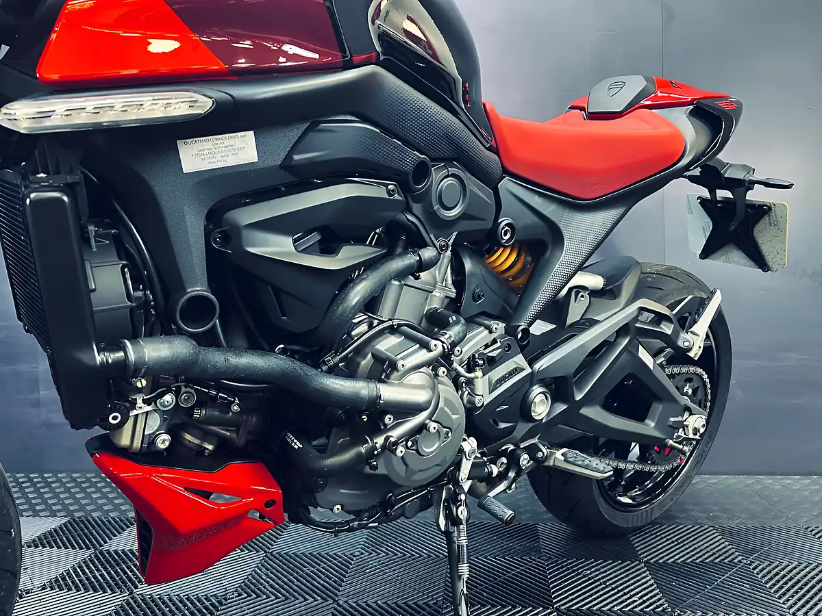 Used 2024 Ducati Monster 937 Sp Black - Interior and Exterior details 11