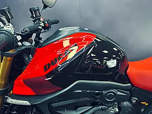 Used 2024 Ducati Monster 937 Sp Black - Interior and Exterior details 6