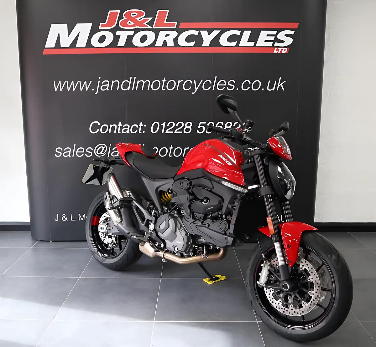 Used 2024 Ducati Monster Plus Red - Interior and Exterior details 3