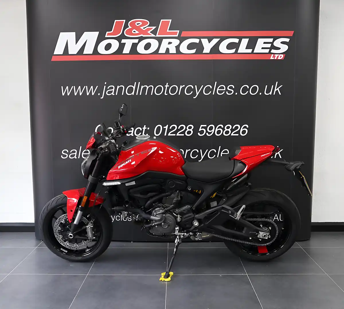 Used 2024 Ducati Monster Plus Red - Interior and Exterior details 6