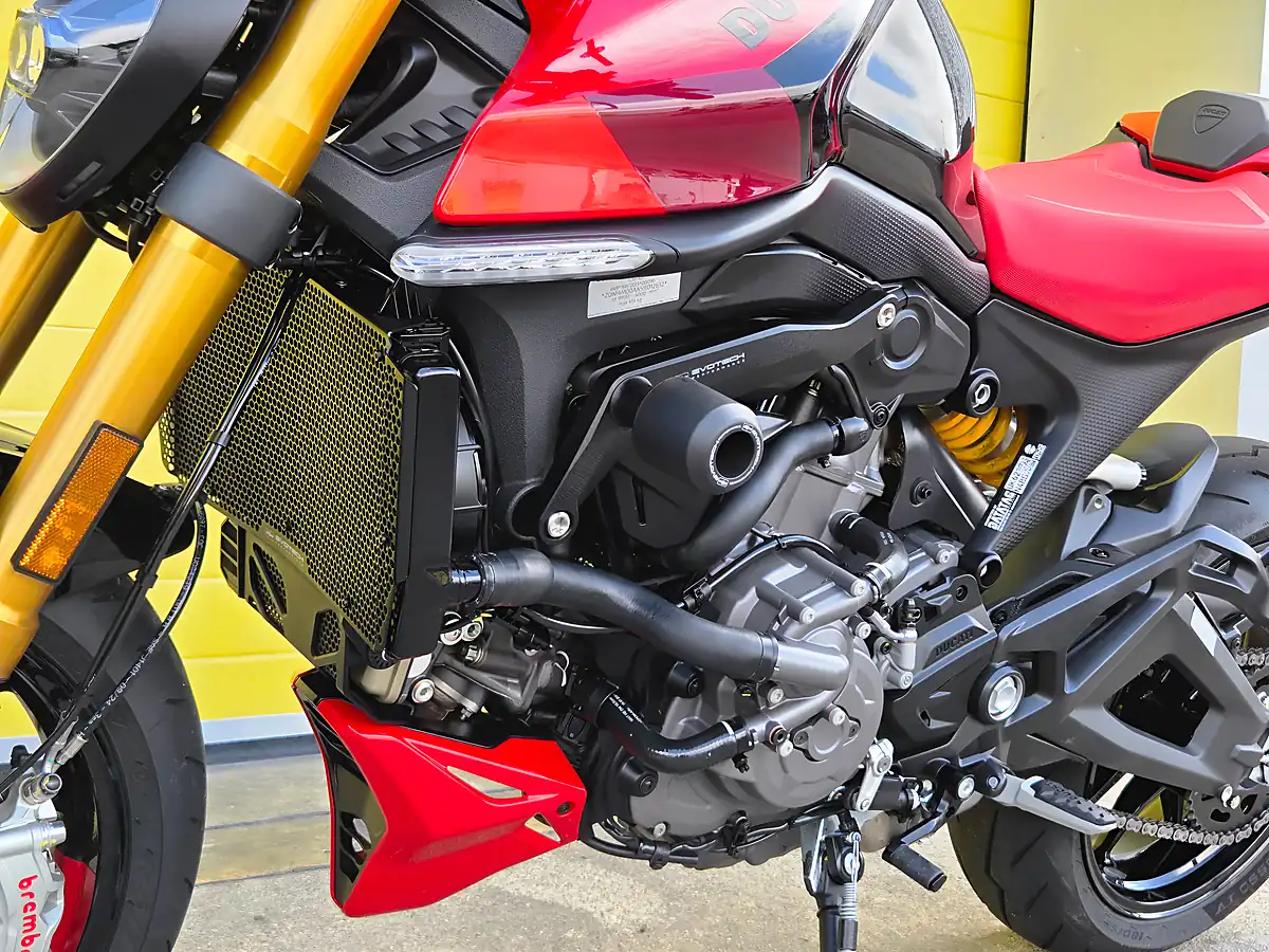 Used 2024 Ducati Monster Sp Black - Interior and Exterior details 17
